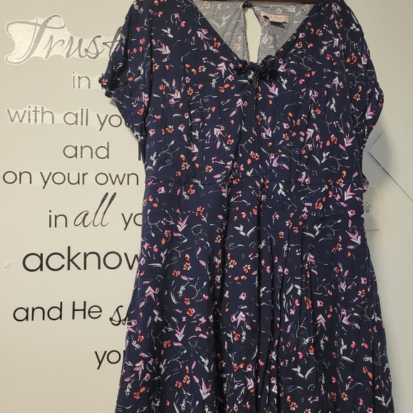 Reitmans Floral Fit & Flare Dress  2X  Navy floral - Picture 3 of 6
